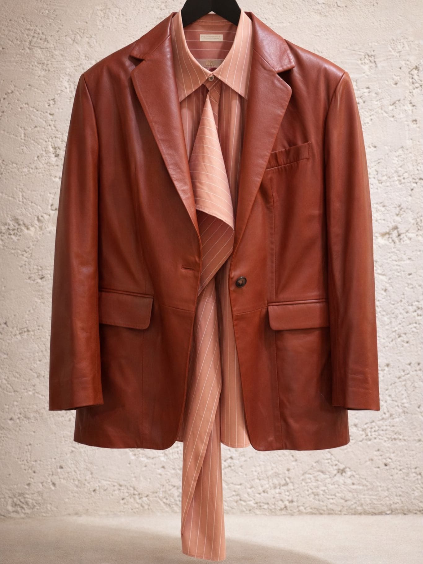 Leather meets stripes, no effort 🧡
A statement you don’t have to explain.

#EcailleCo #ModernTailoring #SaifiVillage